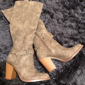 Brand new pair of heeled boots